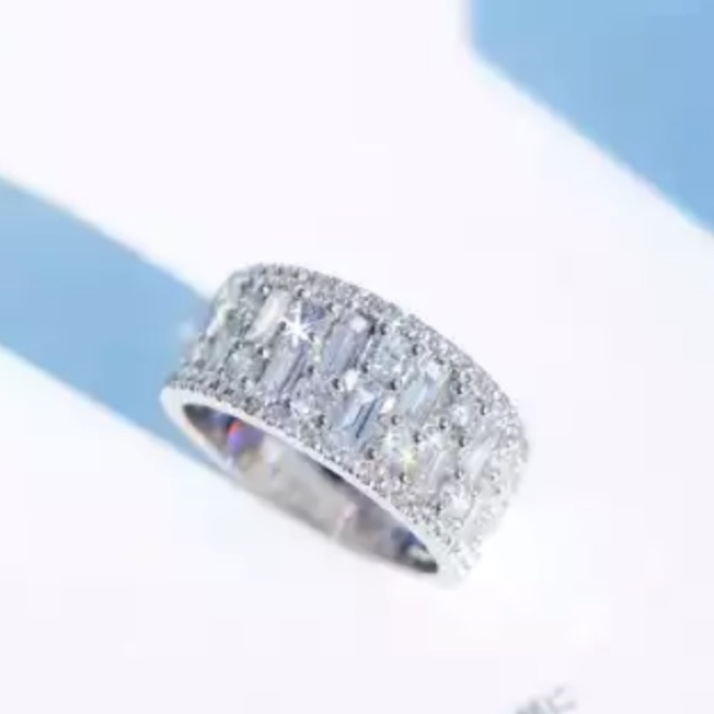 New Unisex 925 Silver Engagement Luxury Diamond Ring - Picture 3 of 5